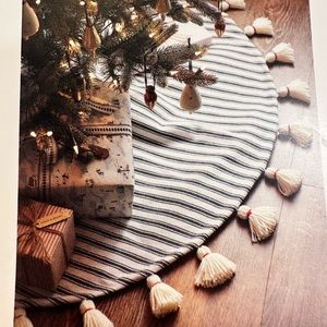 Hearth & Hand Christmas Tree Skirt
